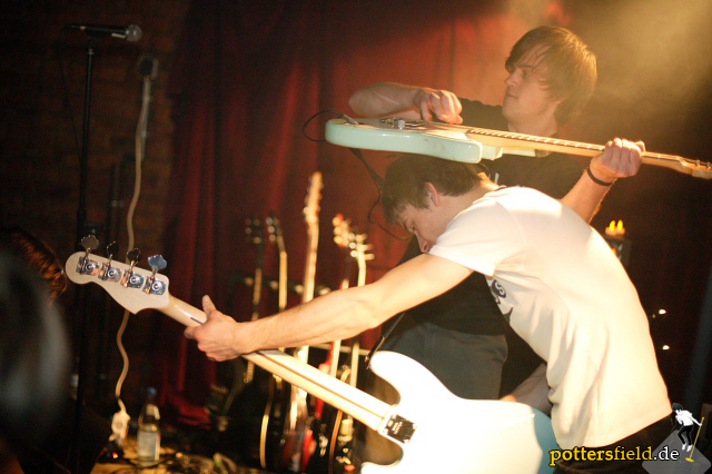 Beispielfoto von Alive At Last, See You Next Tuesday, Newage