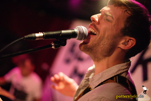Beispielfoto von Ghost Of Tom Joad, John Tennis